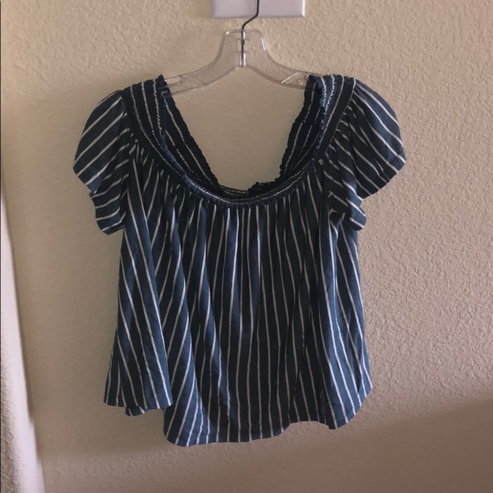 American Eagle off the shoulder top